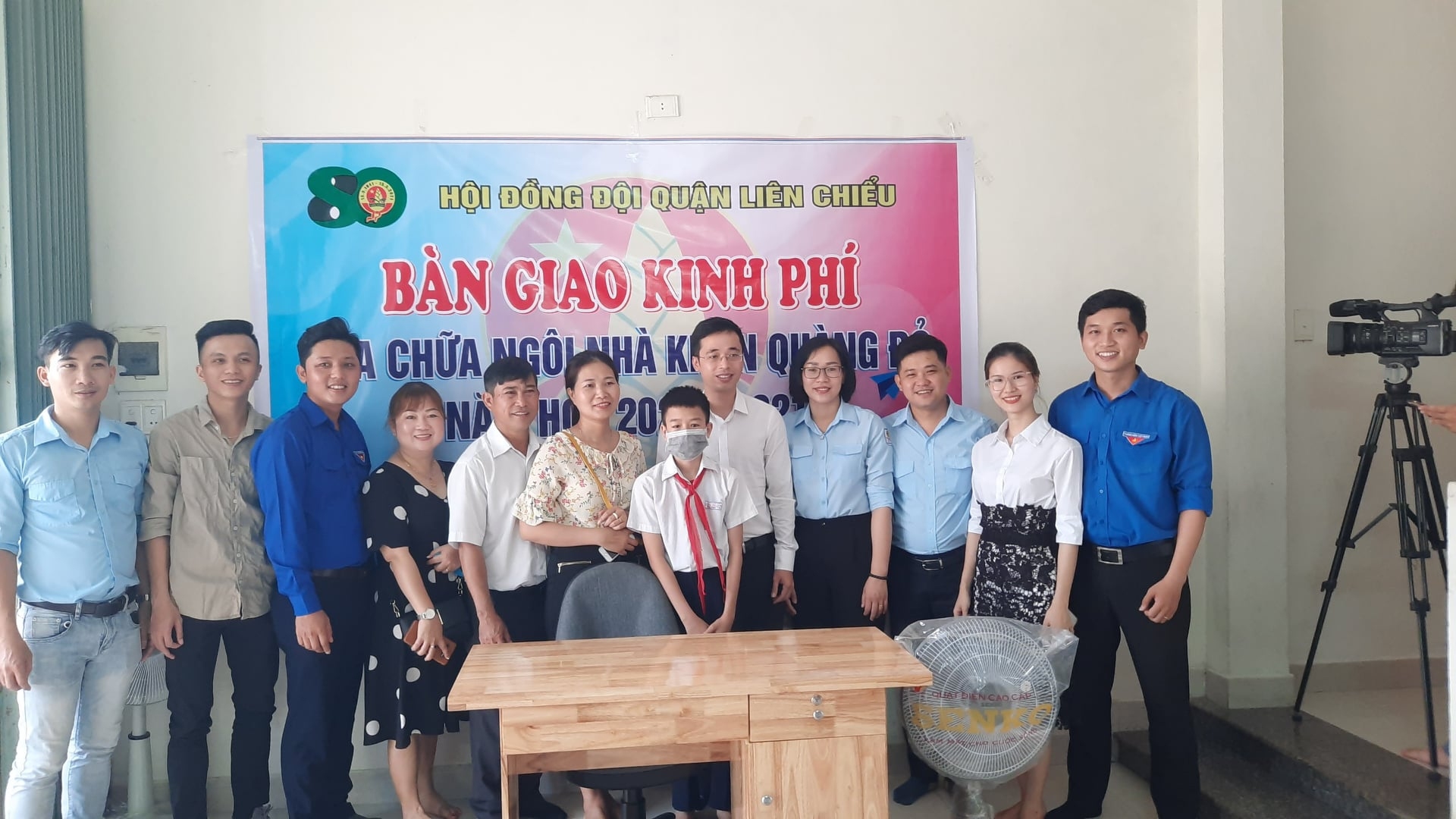 Bàn giao kinh phí sửa chữa ngôi nhà Khăn quàng đỏ năm học 2020 - 2021