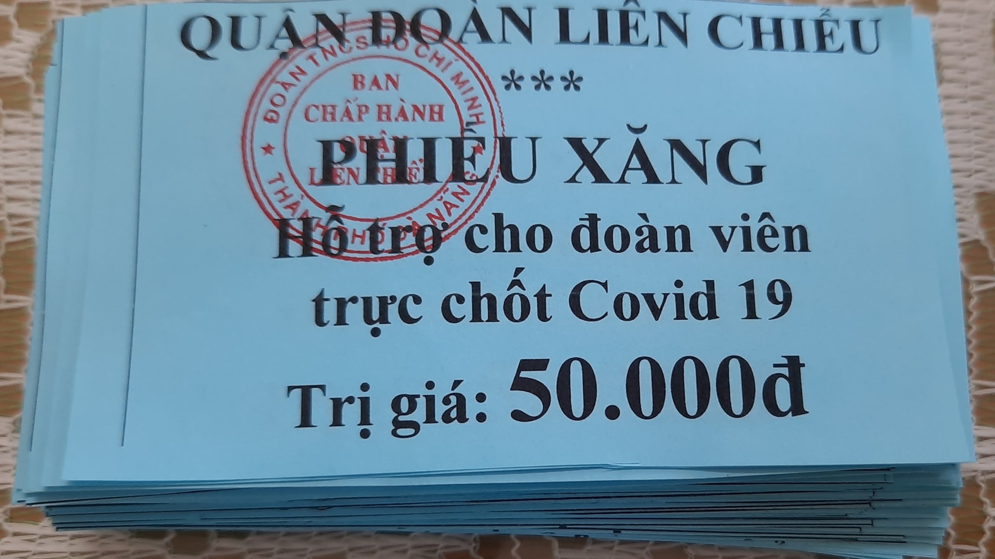 Tặng 280 phiếu xăng cho ĐVTN trực chốt