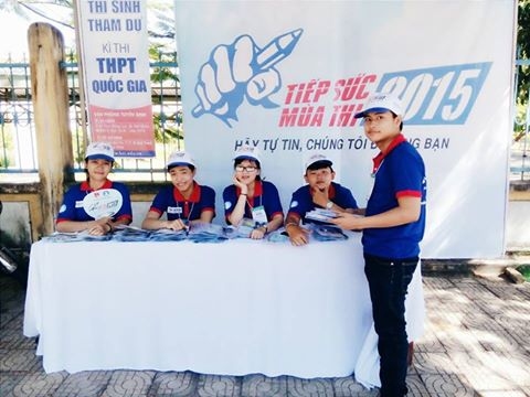 Ngày đầu ra quân tiếp sức mùa thi tại 02 điểm THPT Nguyễn Trãi (Đội TNTN p Hòa Khánh Bắc) và THPT Nguyễn Thượng Hiền (Đội TNTN p Hòa Minh) 