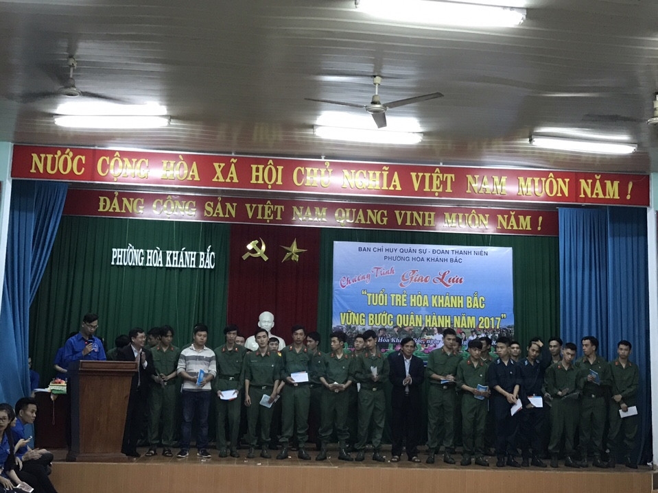 Đoàn phường Hòa Khánh Bắc tổ chức Lễ kết nạp Đoàn và chương trình giao lưu thanh niên nhập ngũ, bộ đội xuất ngũ năm 2017