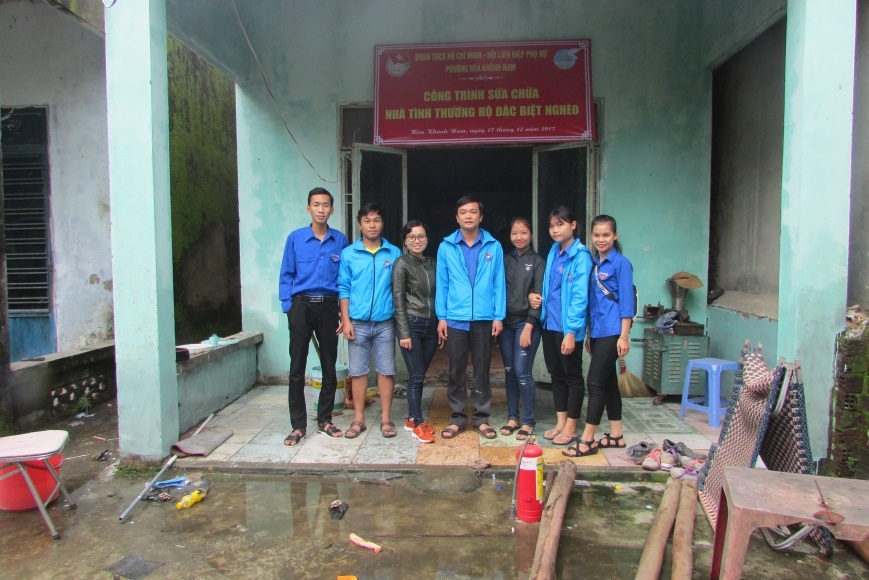 Đoàn thanh niên – Hội LHPN phường Hòa Khánh Nam ra quân sữa chữa nhà tình thương hộ đặc biệt nghèo đón năm mới 2018
