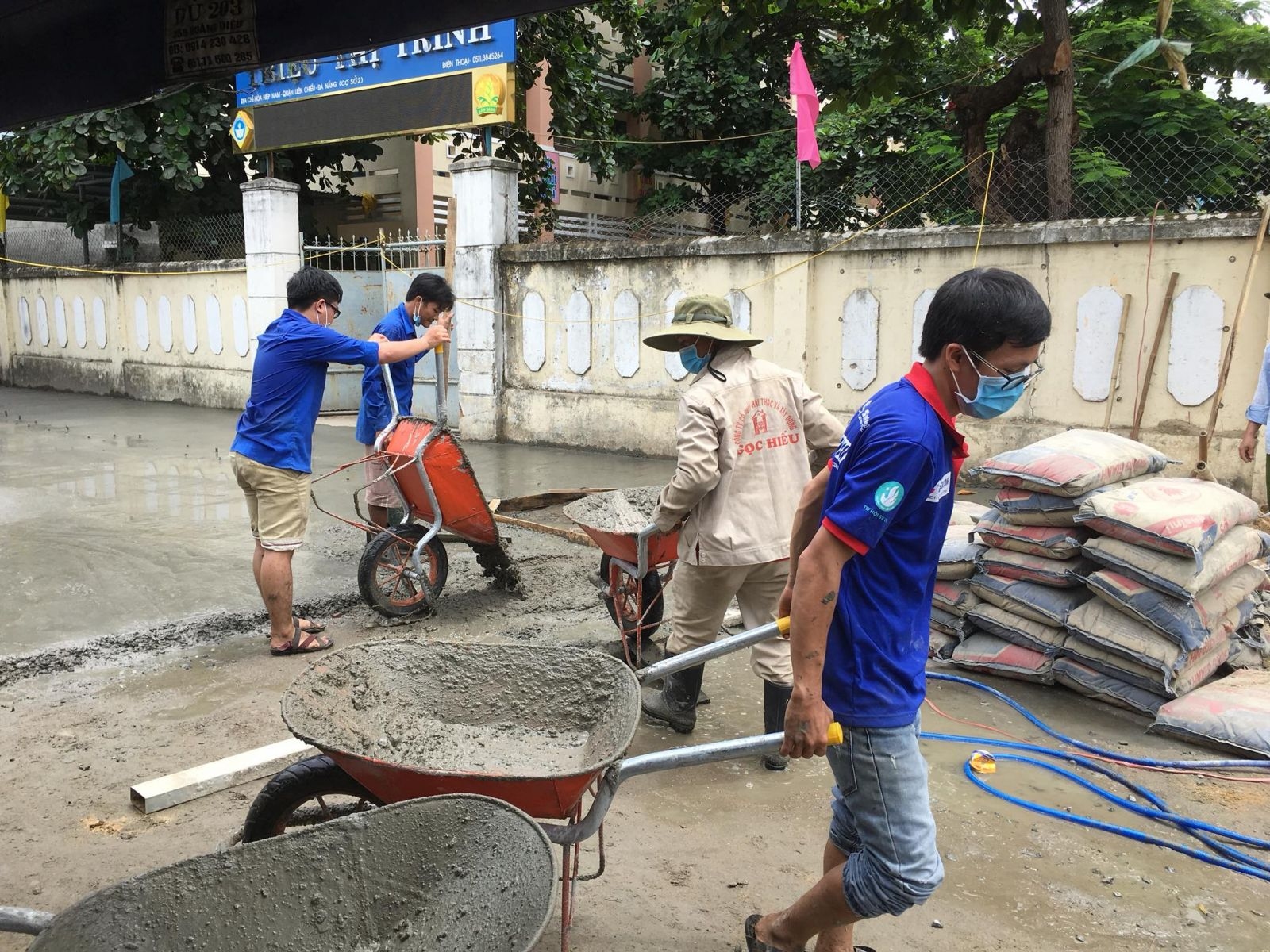 Việc tốt giữa đời thường